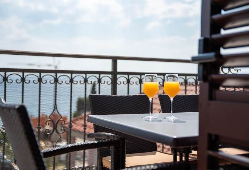 Апартаменты 2 Спальни Вид на Море, Apartments Amigos