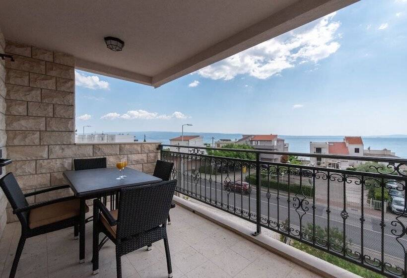 Апартаменты 2 Спальни Вид на Море, Apartments Amigos