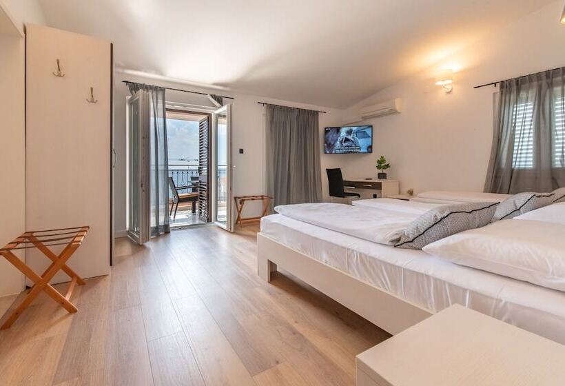 Апартаменты 2 Спальни Вид на Море, Apartments Amigos