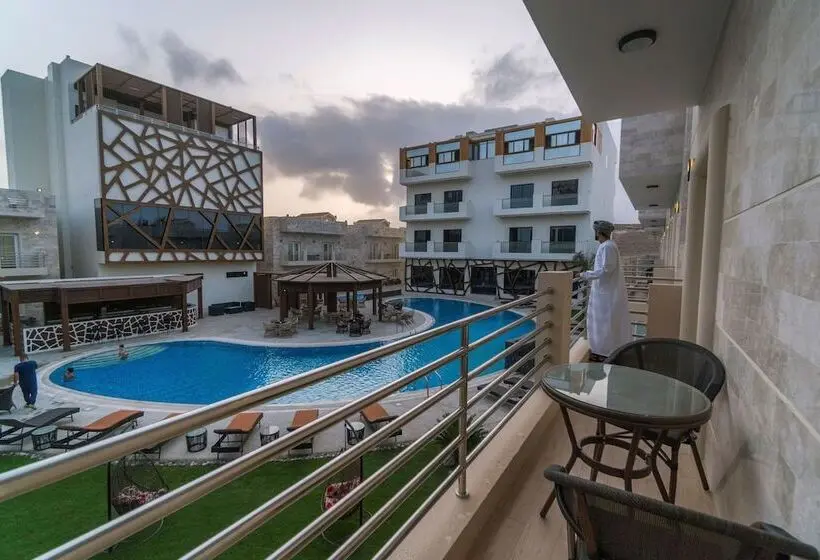 کلبه ییلاقی, Belad Bont Resort