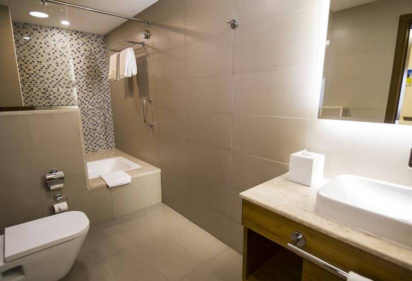 اتاق لوکس, Belad Bont Resort