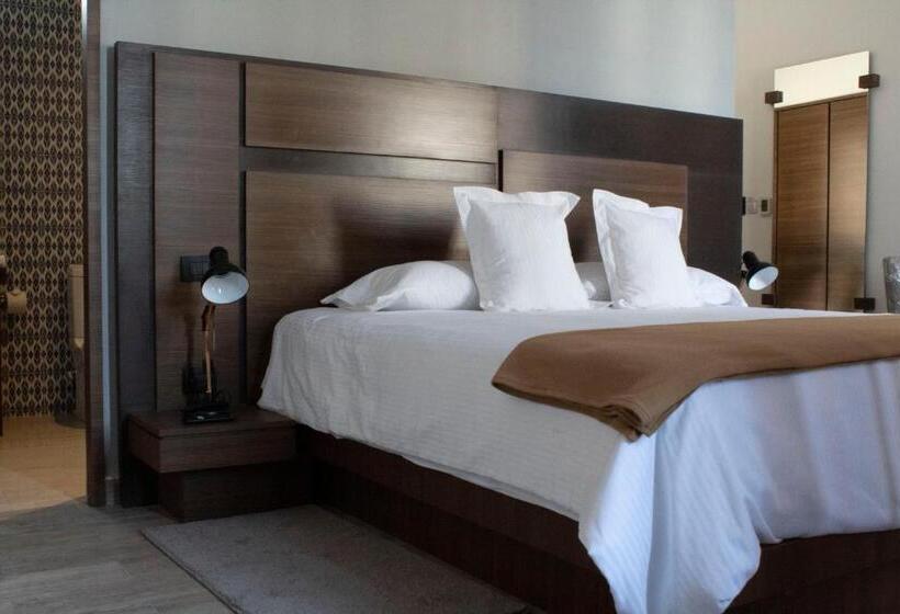 سوییت جونیور با بالکن, Diana