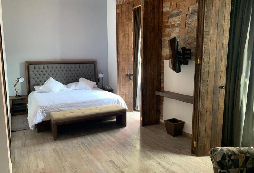 سوییت جونیور با بالکن, Diana