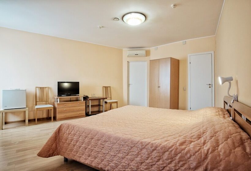 غرفة قياسية مزوَّدة بشُرفة, Donjon