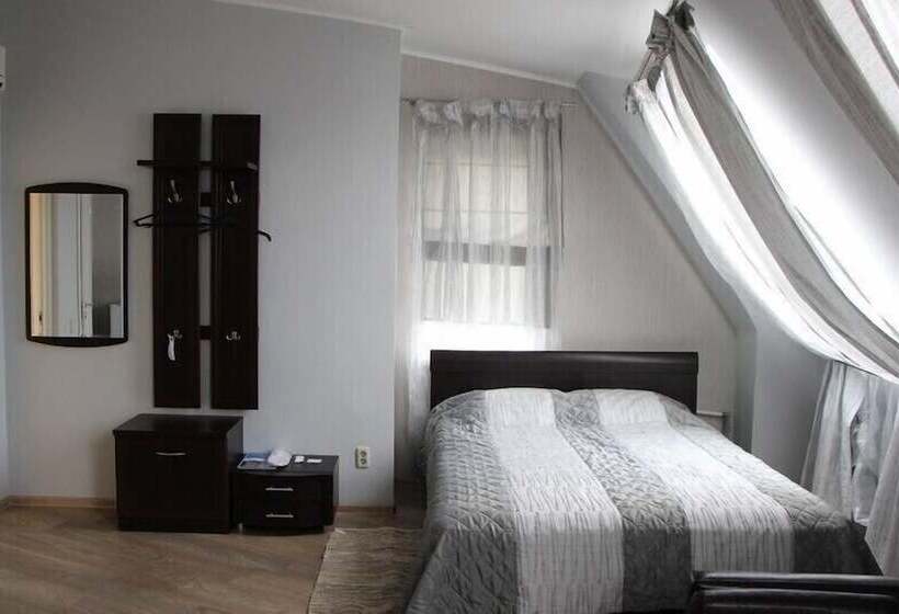 جناح جونيور, Donjon