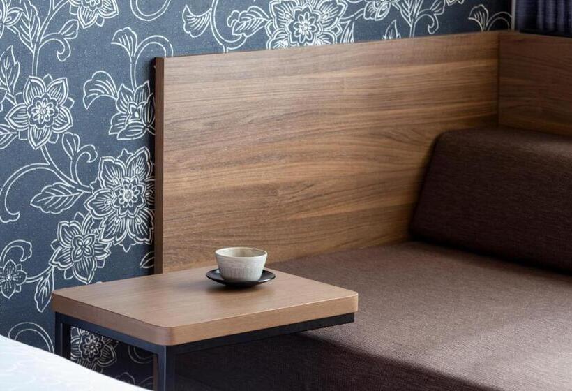 Номер Superior, Karaksa Hotel Grande Shin Osaka Tower