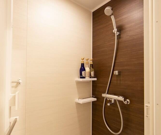 غرفة قياسية سرير كينج, Karaksa Hotel Grande Shin Osaka Tower