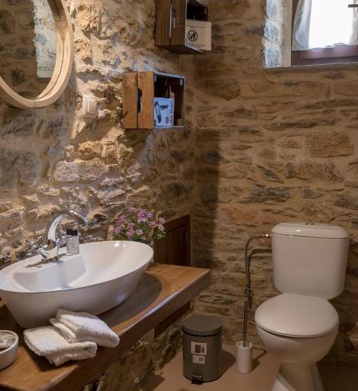 Семейный Номер Superior, Paradosiako Saratsi   Traditional Guest House