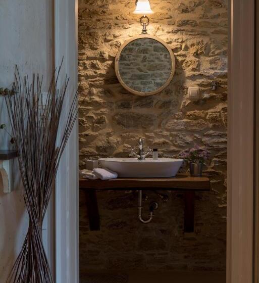 Семейный Номер Superior, Paradosiako Saratsi   Traditional Guest House