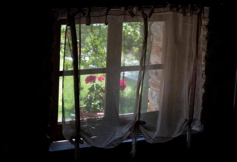 Семейный Номер Superior, Paradosiako Saratsi   Traditional Guest House