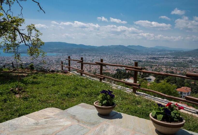 Family Suite, Paradosiako Saratsi   Traditional Guest House