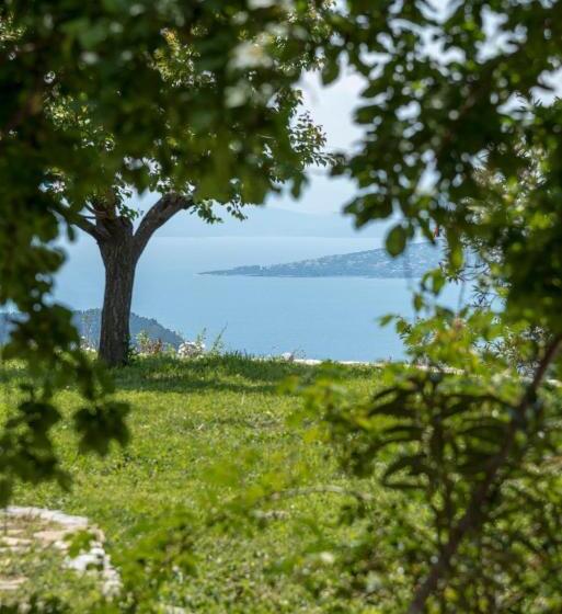 Family Suite, Paradosiako Saratsi   Traditional Guest House