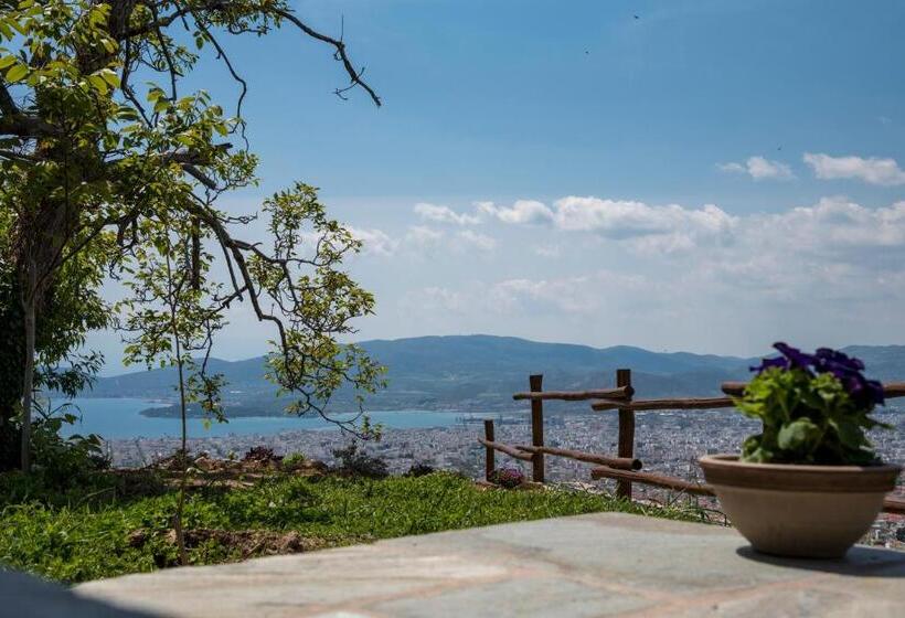 Family Suite, Paradosiako Saratsi   Traditional Guest House