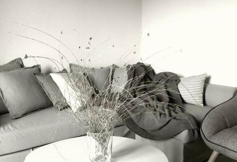 Family Suite, Paradosiako Saratsi   Traditional Guest House