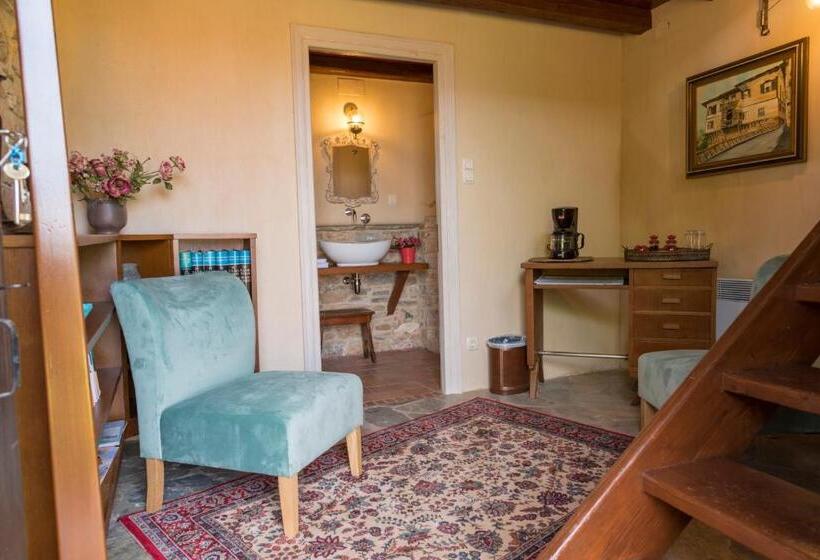 Номер Дюплекс, Paradosiako Saratsi   Traditional Guest House