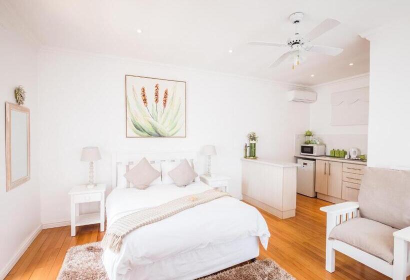 חדר דלוקס, On The Bay