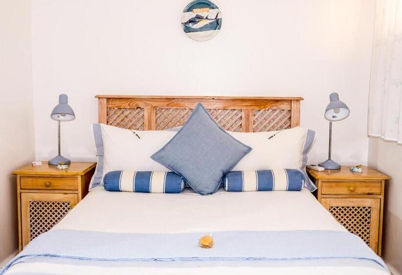 חדר אקונומי, On The Bay