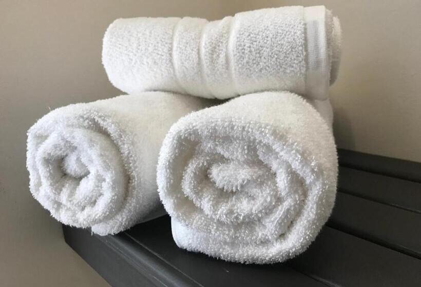 基本间, Folk Suites