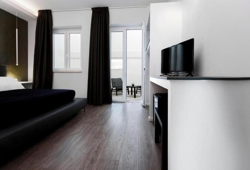 חדר סטנדרט, Minimal Rooms