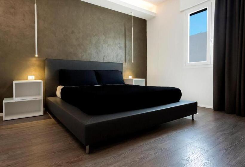 חדר סטנדרט לארבעה, Minimal Rooms