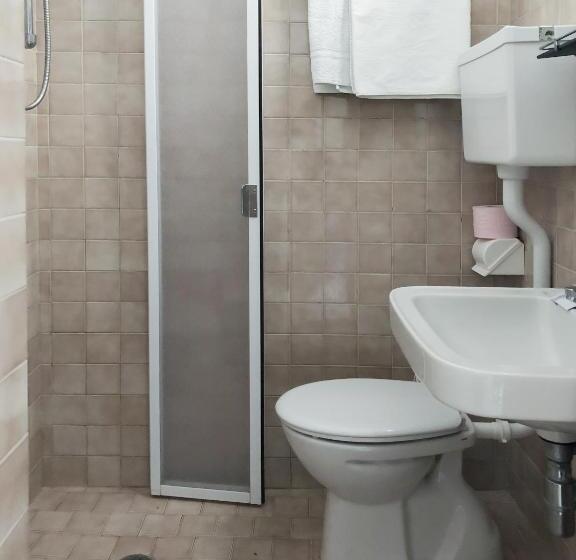 エコノミールーム, Alba B&b