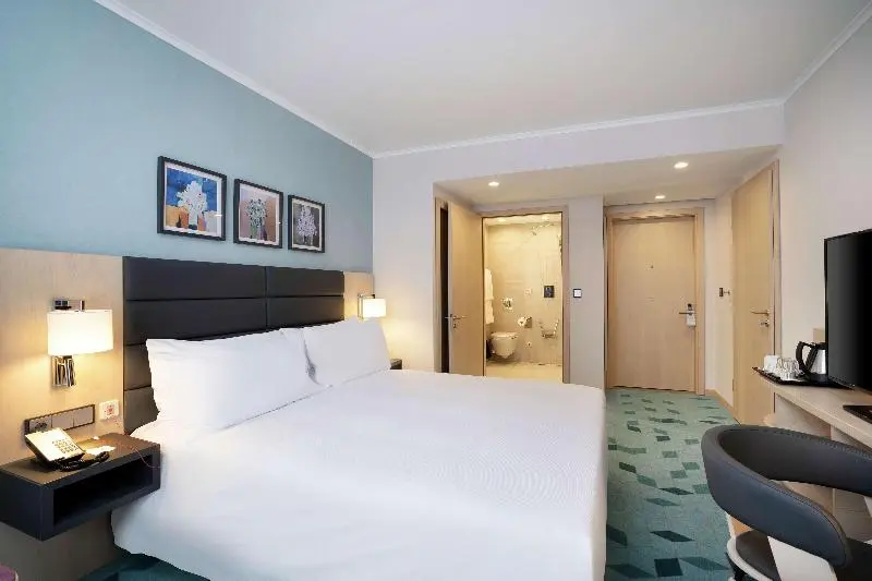 Standard Room King Bed Adapted for people with reduced mobility