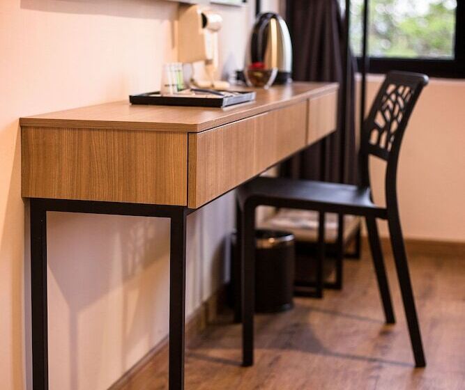 غرفة ديلوكس, Insuna