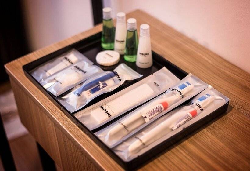 غرفة قياسية ثلاثية, Insuna