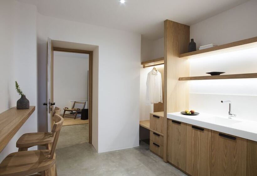 سوئیت مستر با چشمانداز, Melidonia Suites