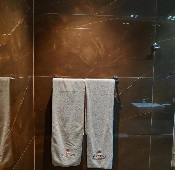 Номер Стандарт, Supreme