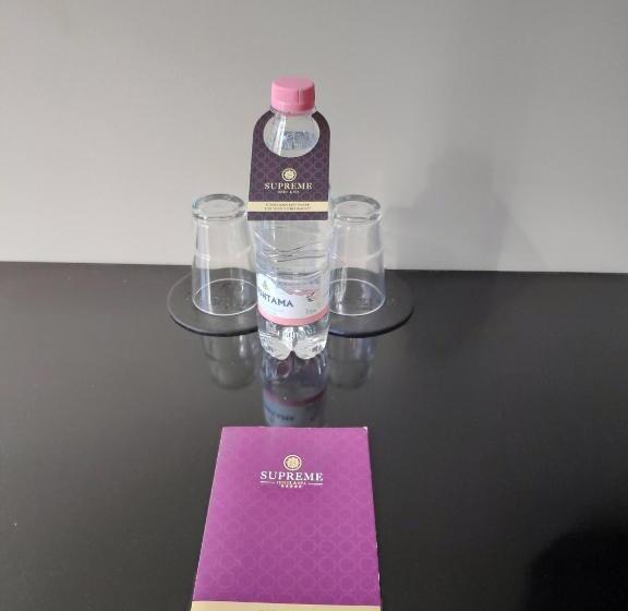 Номер Стандарт, Supreme