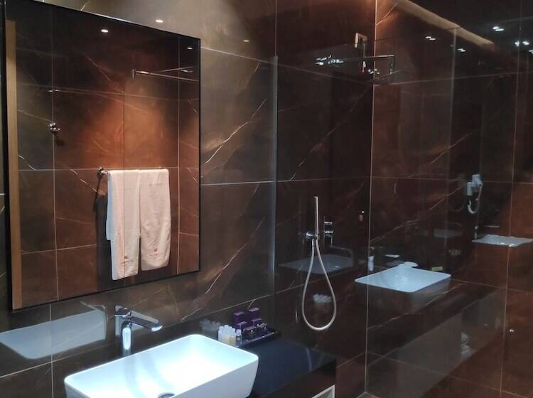 Номер Стандарт, Supreme