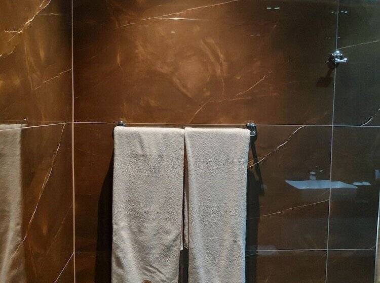 Номер Стандарт, Supreme