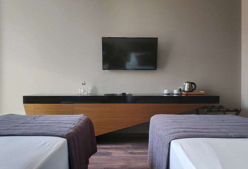 Номер Стандарт, Supreme