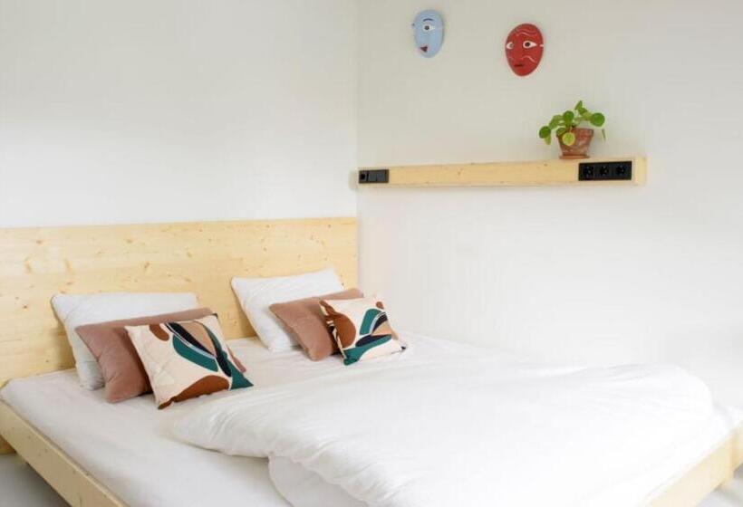 اتاق استاندارد با سرویس بهداشتی مشترک, The Green Elephant Hostel & Spa