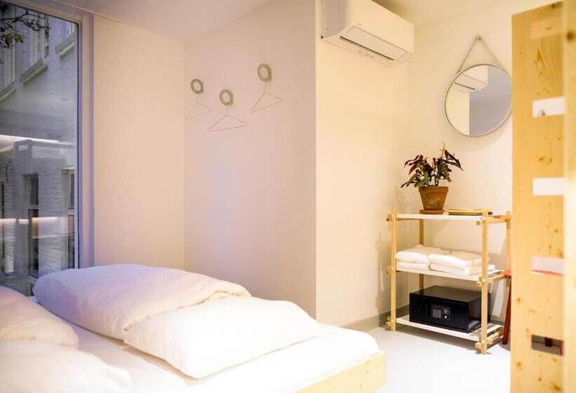 اتاق استاندارد چهارنفره با سرویس بهداشتی مشترک, The Green Elephant Hostel & Spa