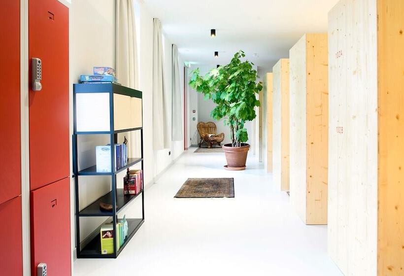 تختخواب در اتاق مشترک, The Green Elephant Hostel & Spa