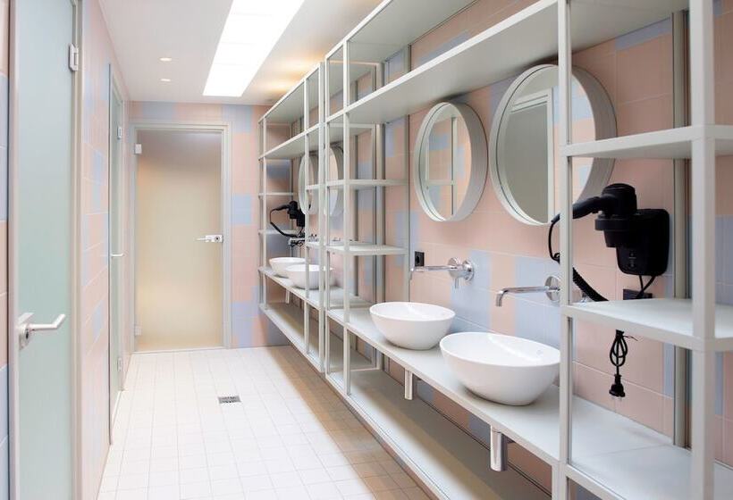 اتاق استاندارد با سرویس بهداشتی مشترک, The Green Elephant Hostel & Spa