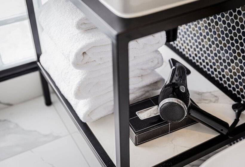 اتاق کلاس بیزنس, Brady Hotels Jones Lane