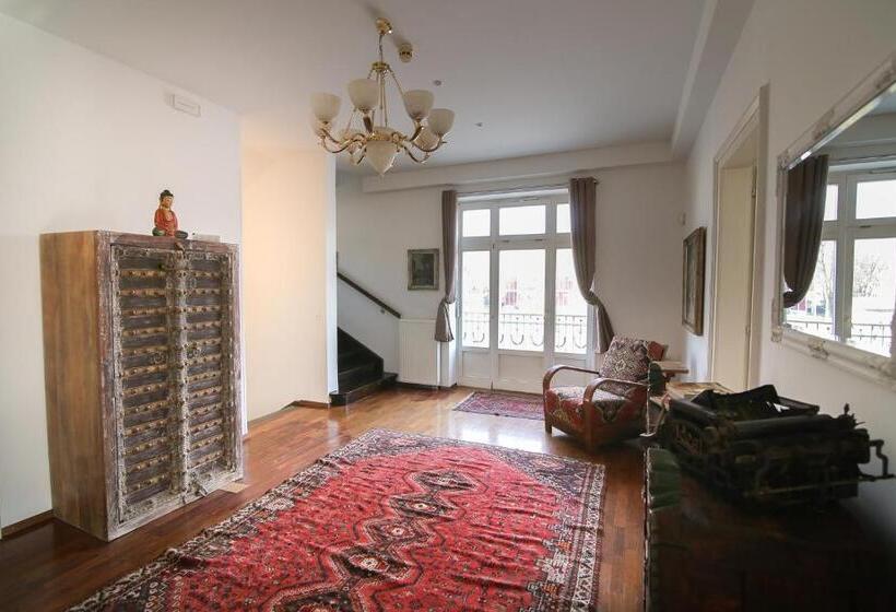 اتاق استاندارد سه نفره, Vila Katrca