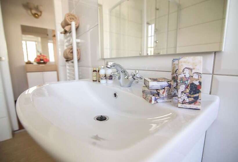 اتاق استاندارد چهار تخته, Vila Katrca
