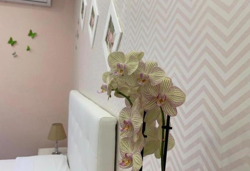 חדר סטנדרט לשלושה עם מרפסת, Maison De Luxe