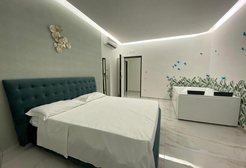 סוויטה עם ג'קוזי, Maison De Luxe