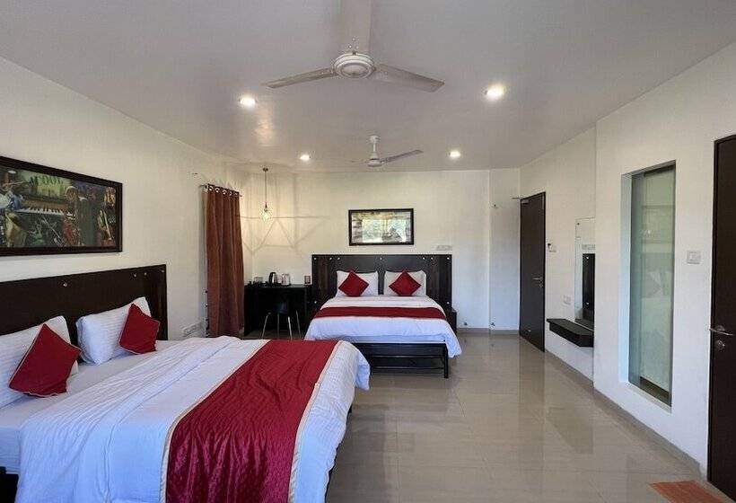 四人豪华间, Resort Silver Hills Lonavala