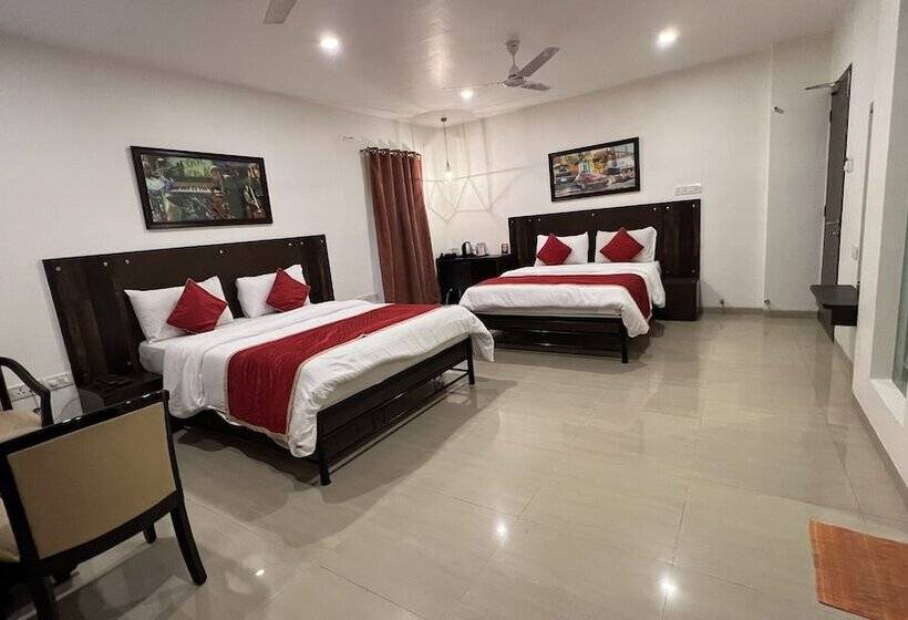 四人豪华间, Resort Silver Hills Lonavala