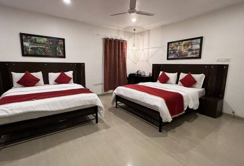四人豪华间, Resort Silver Hills Lonavala