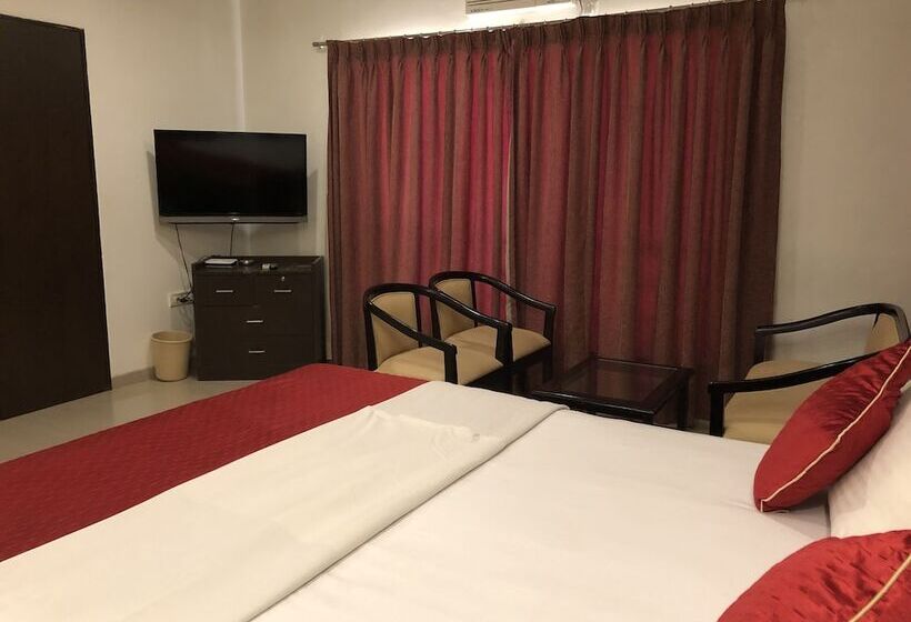 四人豪华间, Resort Silver Hills Lonavala