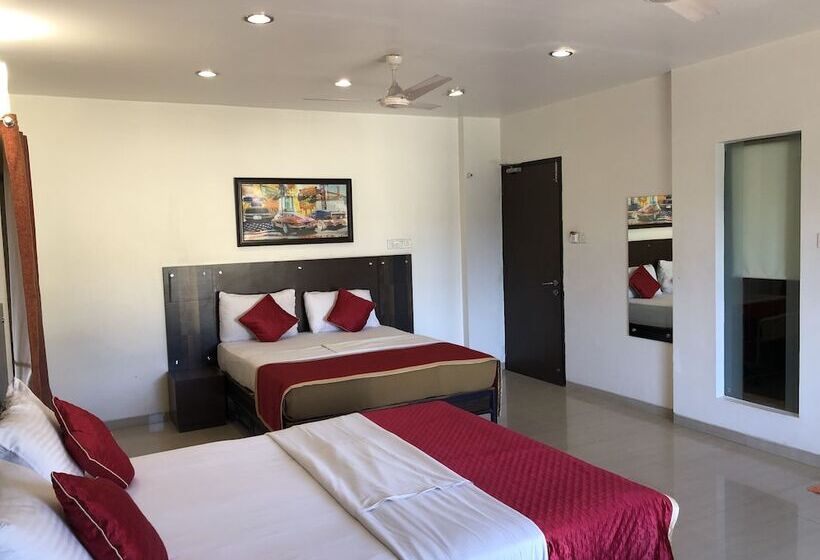 四人豪华间, Resort Silver Hills Lonavala