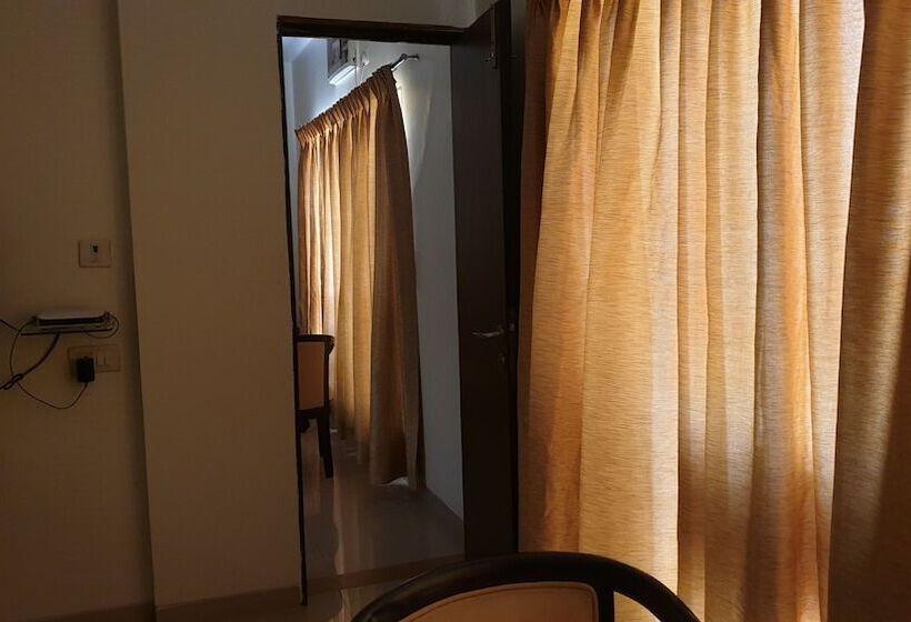 豪华两卧室公寓, Resort Silver Hills Lonavala