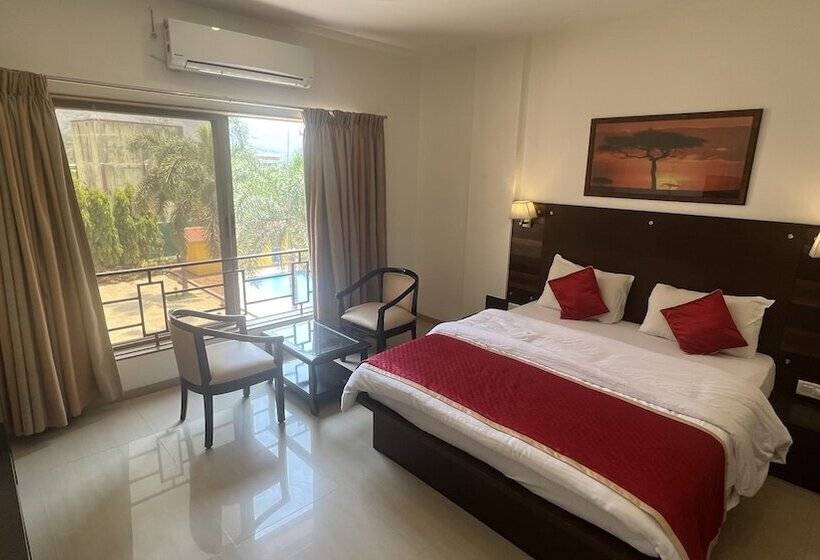 带特大床的标准间, Resort Silver Hills Lonavala